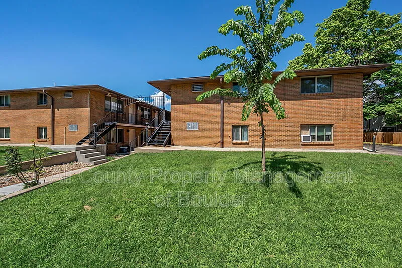 1 bed, 1.0 bath, 500 sqft, $975 — Photo 2