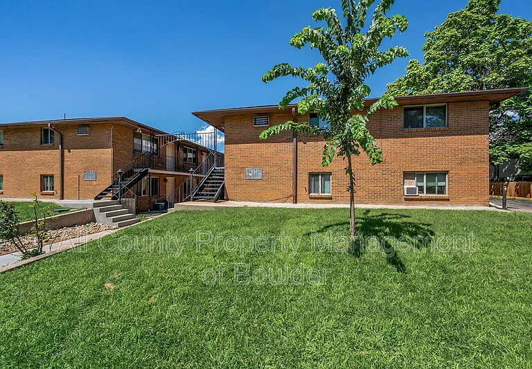 1353 Coffman St #12 — Photo 2