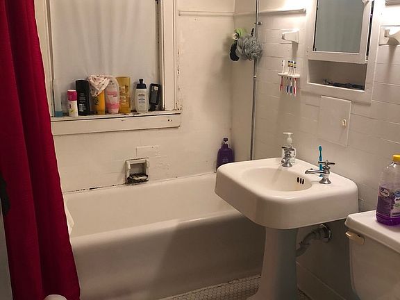 4th image of 9704 S Avenue L