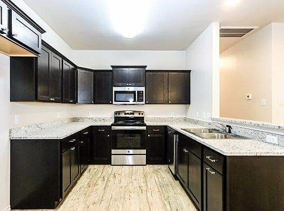 3rd image of 11807 Evanston Ave