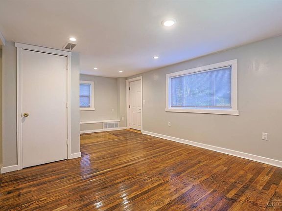 4th image of 6158 Hillside Ave