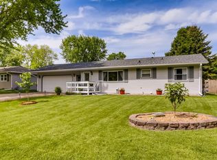 4247 Sandstone Dr, Eagan, MN 55122