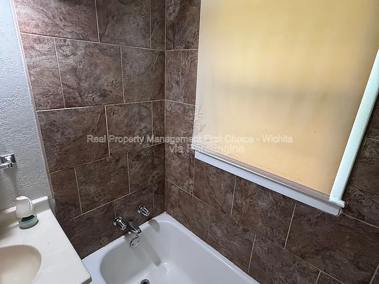 2136 S Euclid St — Photo 18