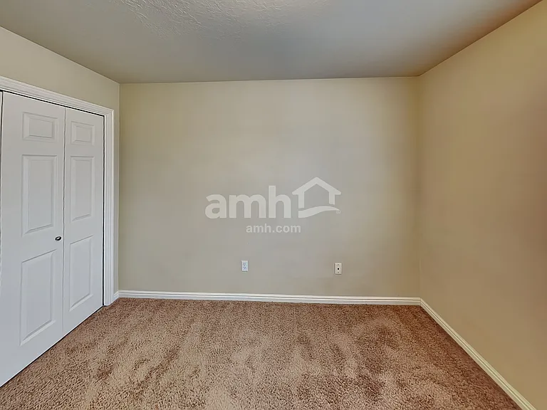 5252 S 4300 W — Photo 18