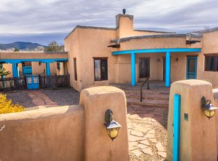 125 De Teves Ln, Taos, NM 87571