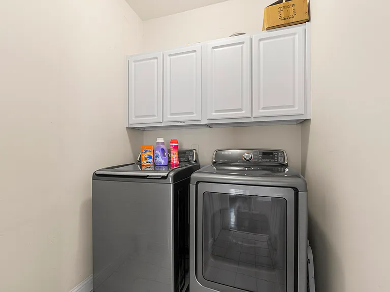3410 Burdett Ct — Photo 12