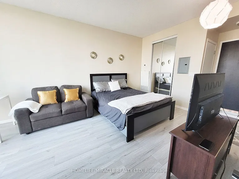 231 Fort York Blvd #2310 — Photo 10