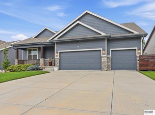 7806 S 184th Ter, Omaha, NE 68136