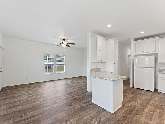 3rd image of 4400 W Missouri Ave Lot 81