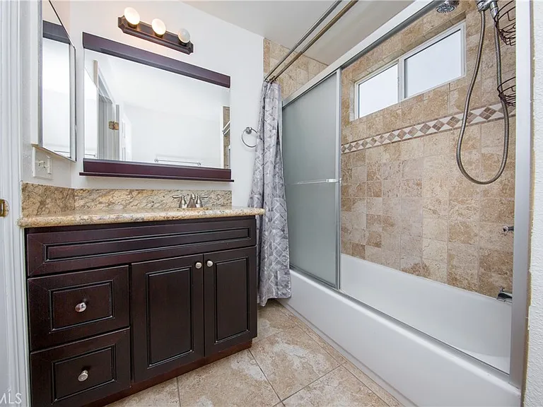 11834 Gilmore St #16 — Photo 16