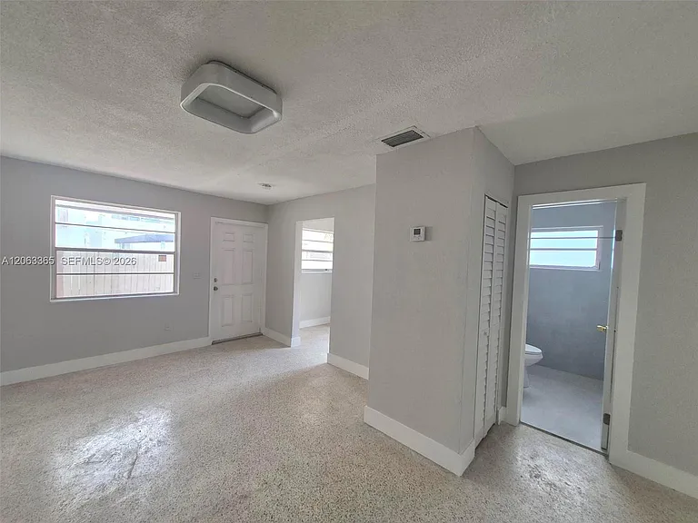 1715 SW 4th St #1717 — Photo 5