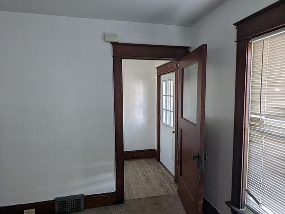 2nd image of 926 E 26th St Floor 1