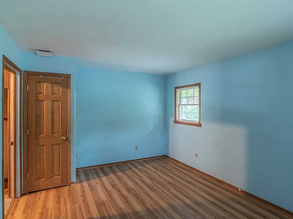 5th image of 169 Brooksite Dr