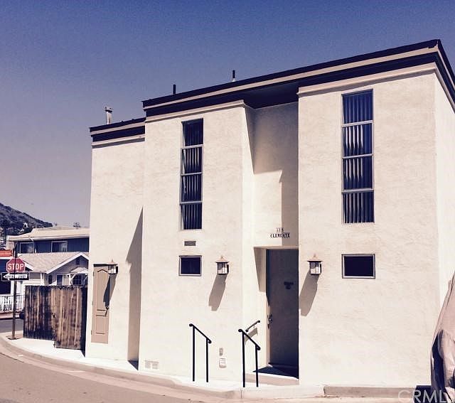 1st image of 318 Clemente Ave
