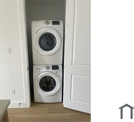 3 bed, 2700 sqft, $1,900 — Photo 3