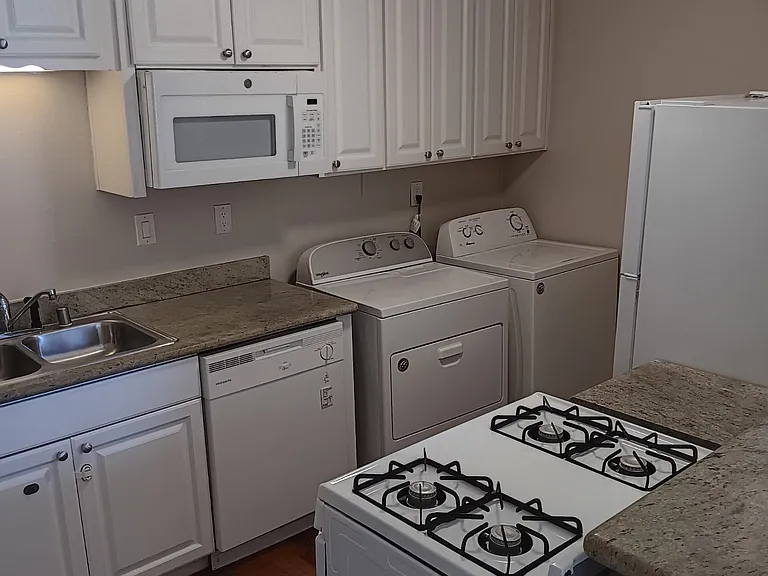 581 Florida St #A — Photo 5