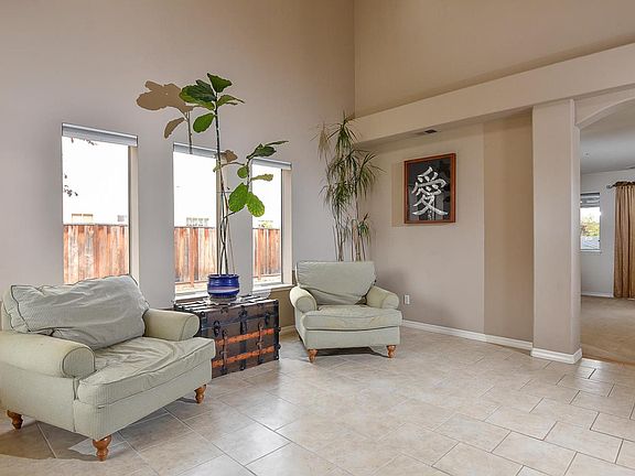 4th image of 15410 La Arboleda Way