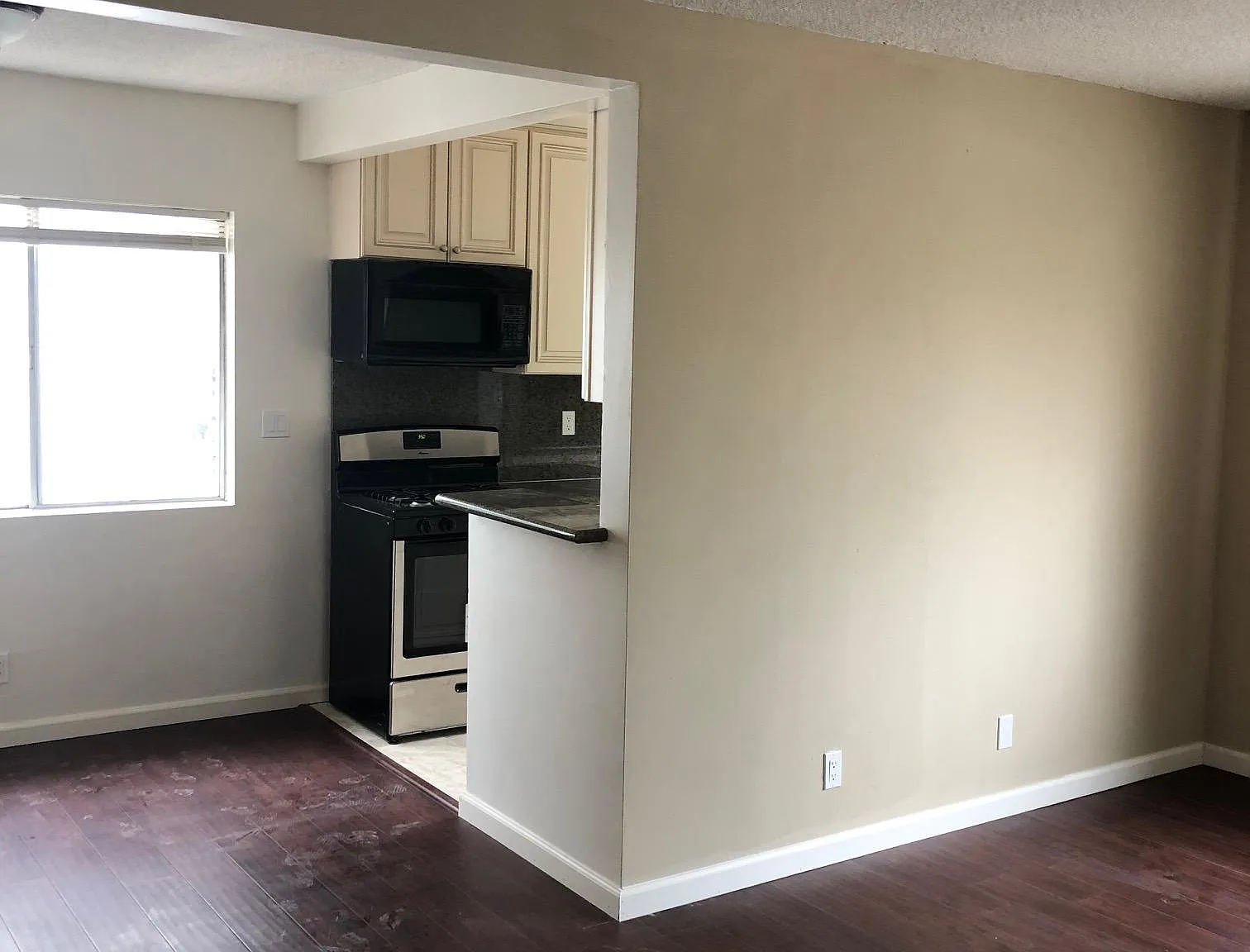 1 bed, 700 sqft, $1,795 — Photo 2