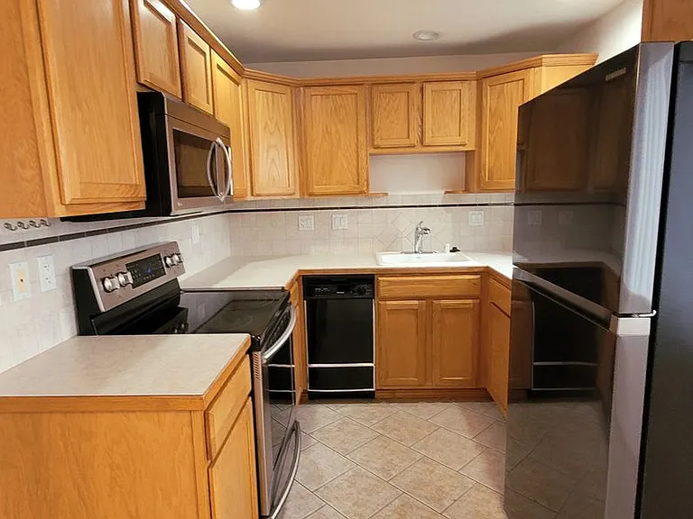 905 Abbot St #A & B — Photo 11