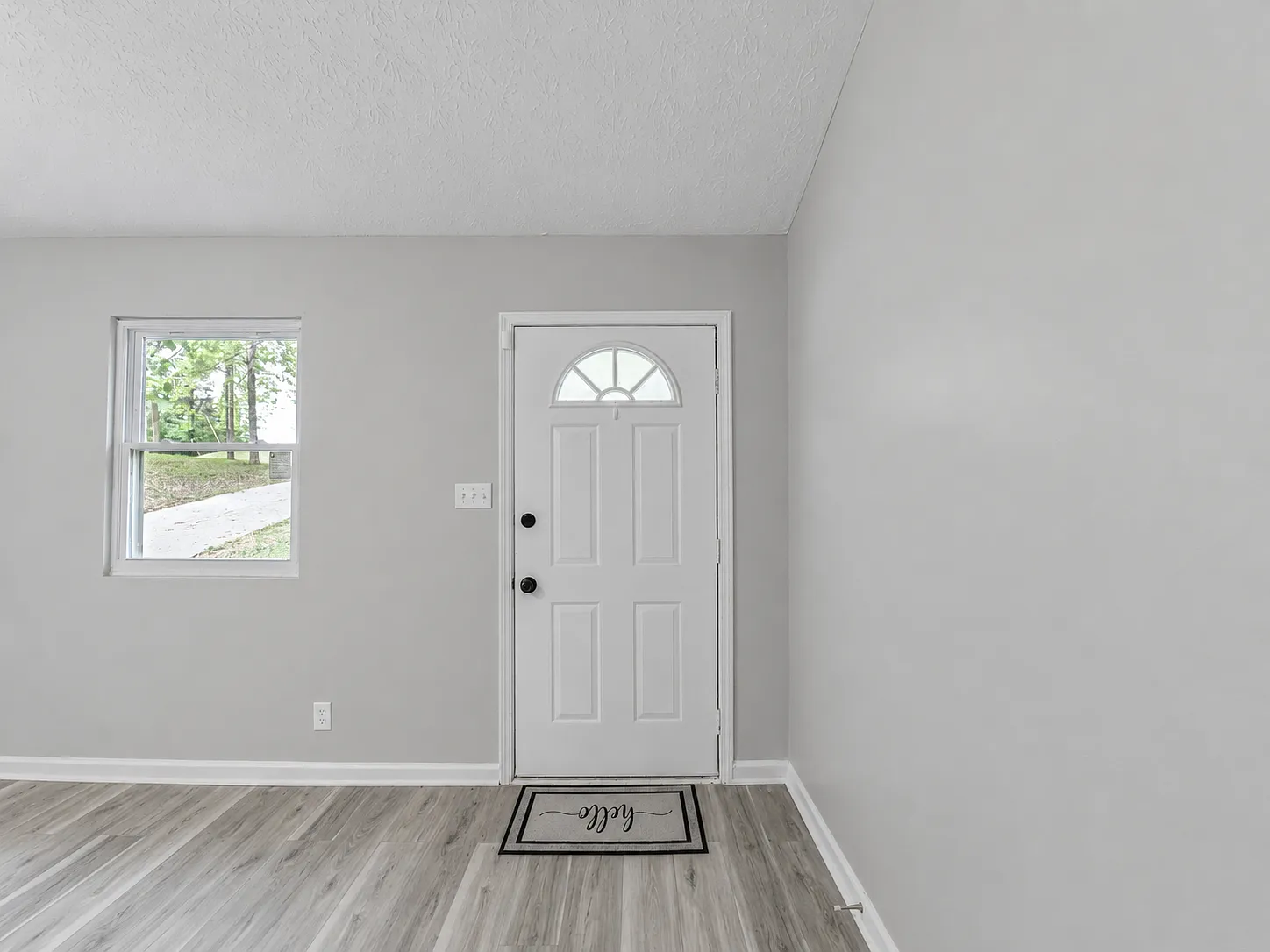 4 bed, 2112 sqft, $2,500 — Photo 3