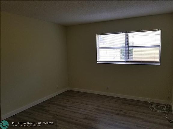 5th image of 4445 Treehouse Ln APT 17F