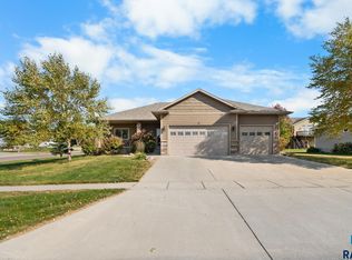 1010 Eagle Run, Dell Rapids, SD 57022