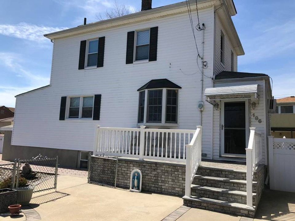 1st image of 186 Burgher Ave