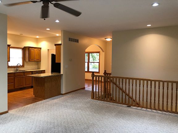 4th image of 2427 Clayton Dr
