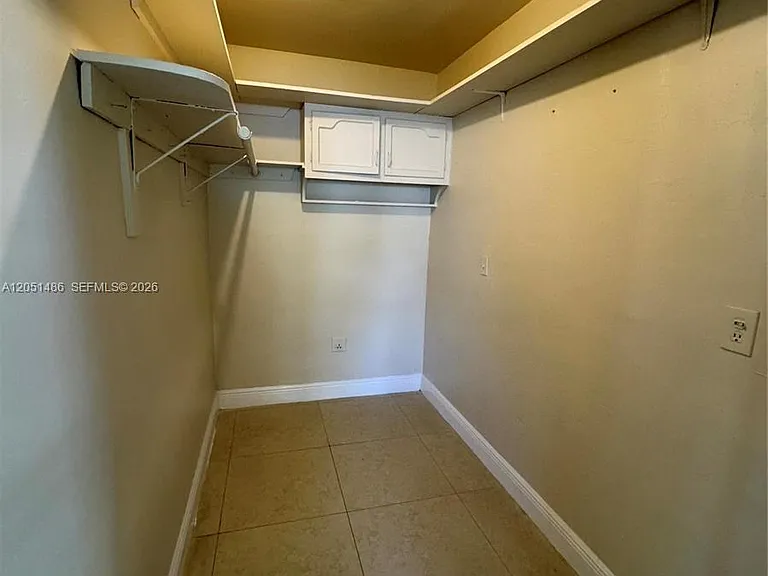 3421 SW 32nd Ct — Photo 6
