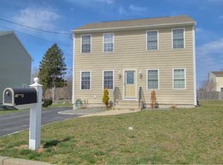 11 Stacey Dr, Cranston, RI 02920