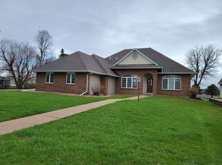 701 Sanborn St, Sanborn, IA 51248