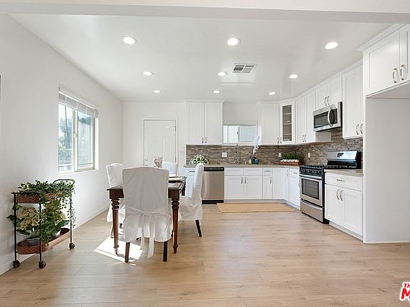4th image of 3707 W 106th St #3707