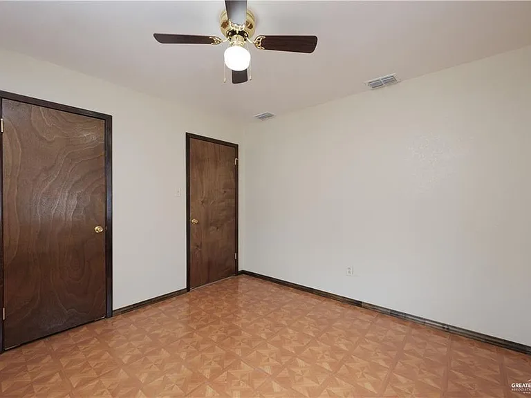 603 N Houston St — Photo 11
