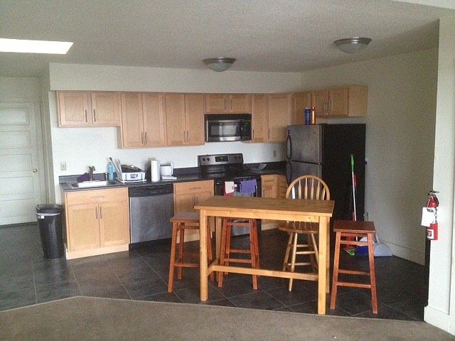 2nd image of 330 Ostrom Ave