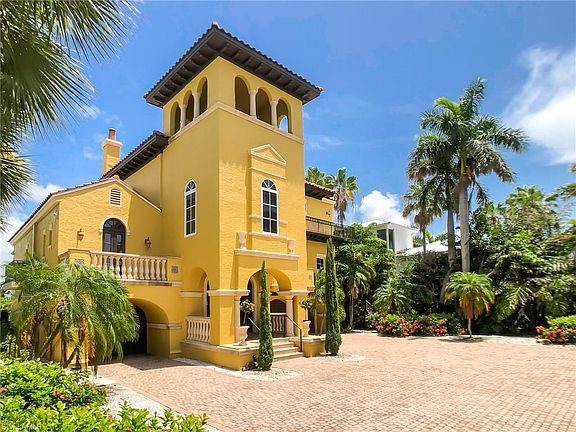 3rd image of 555 Carlos Cir