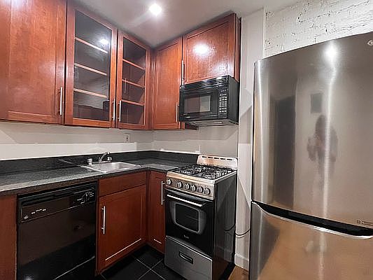 5th image of 173 Ludlow St APT 3C