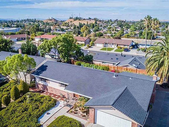4th image of 200 Cobblestone Dr