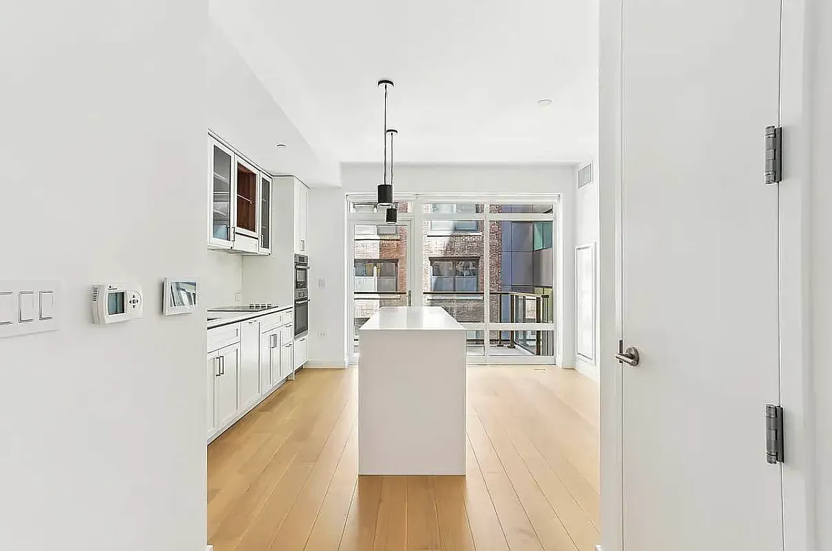 115 East 55th Street — Photo 3
