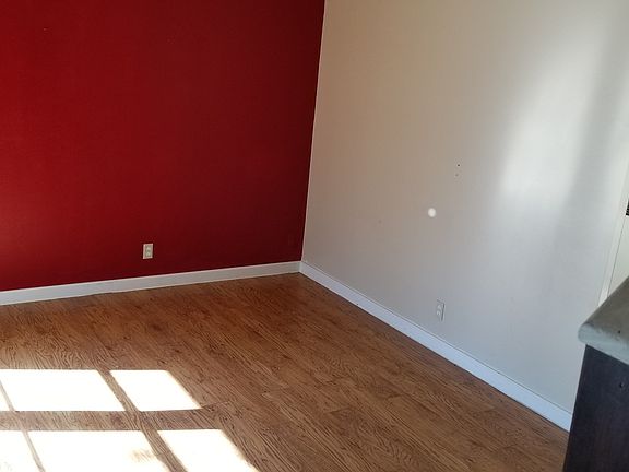 2nd image of 3115 Greenacres Dr