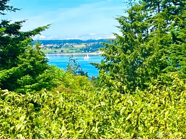 980 NE Pennington Loop, Coupeville, WA 98239