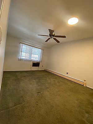 4th image of 2067 E 57th St #3