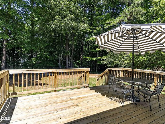 4th image of 103 Upton Ct