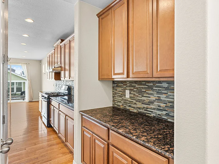 22898 E Saratoga Pl — Photo 11