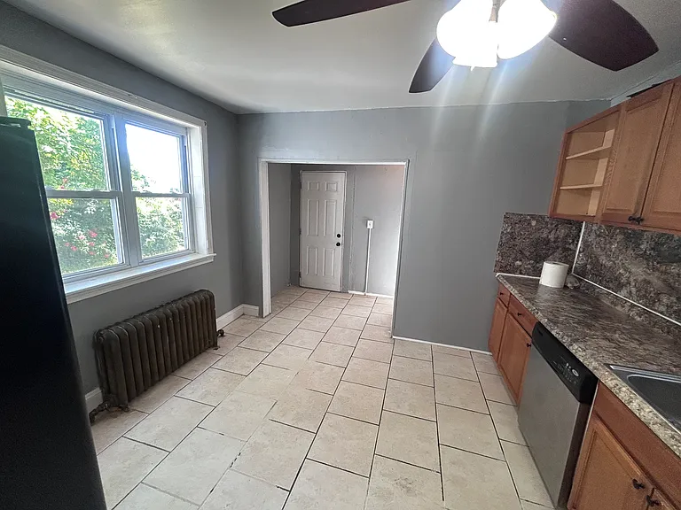 13 Winfield Ave #1 — Photo 9
