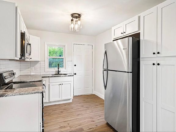 4th image of 2144 Argyle Dr