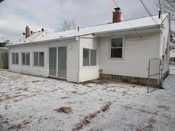 3rd image of 3539 Oaklawn St