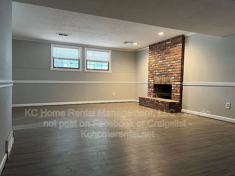 6708 W 71st Ter — Photo 20