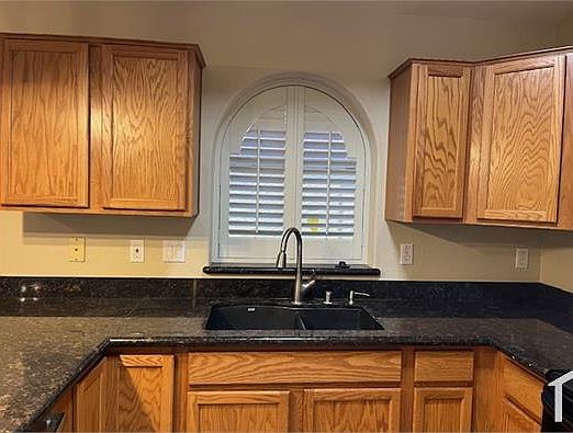 4th image of 1051 W Jeanine Dr