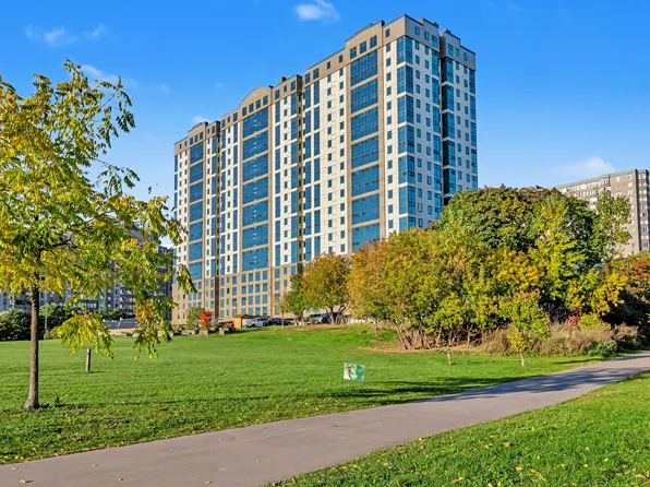 Rideau East Apartments, 170 Lees Ave, Ottawa, ON K1S 5G5