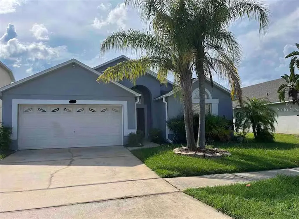 4 bed, 2.0 bath, 1822 sqft, $2,550 — Photo 2